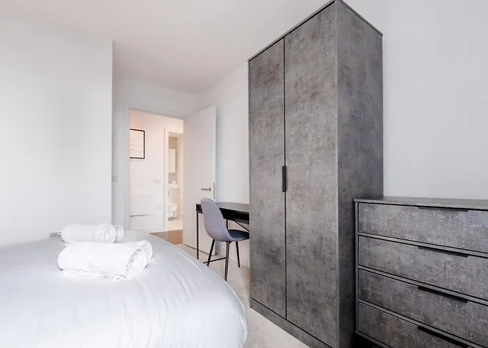 2 Bedroom Apartment By Torr Property Group Flexible Renting With Free Wifi Central Manchester *