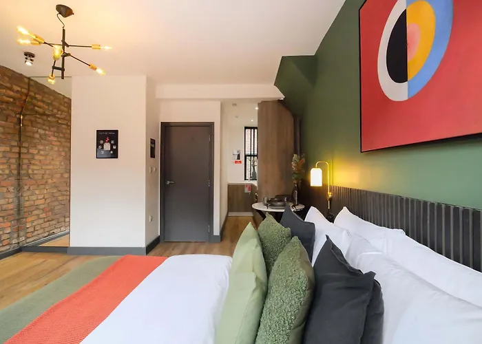 Stylish Northern Quarter Studio, Ideal For Leisure & Work Stays