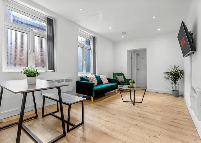 Heart Of The Centre - Serviced *