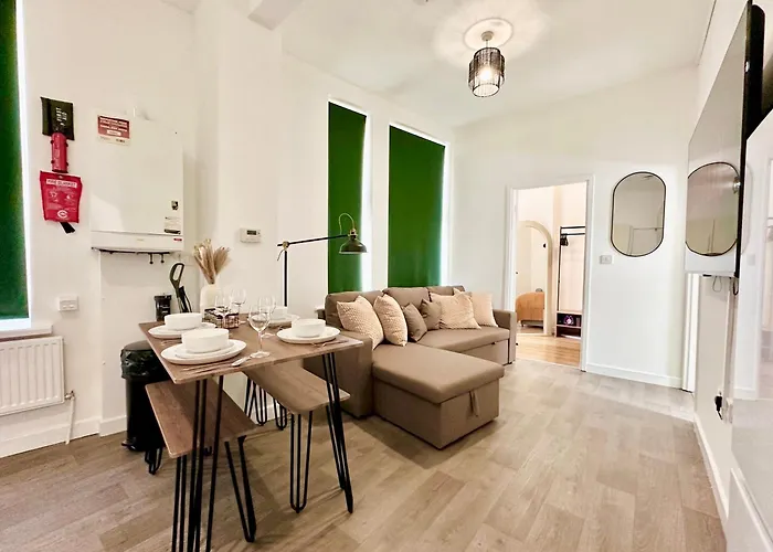 Chic & Modern 2br - Luxury Retreat