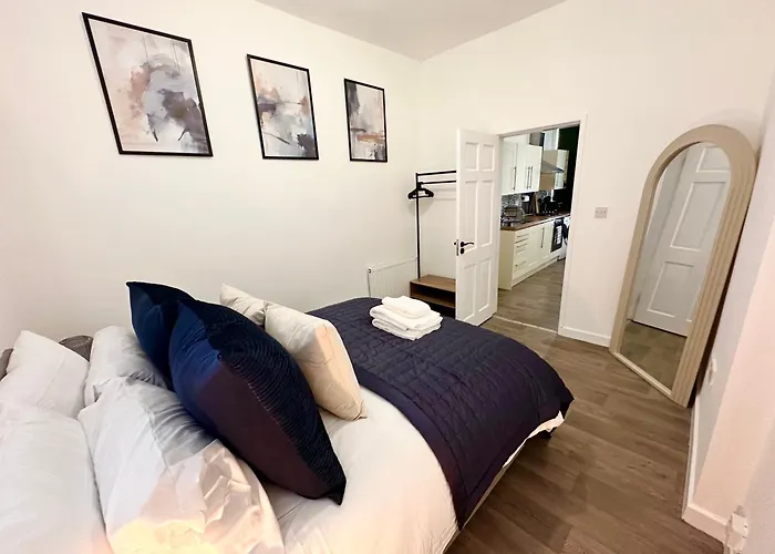 Chic & Modern 2br - Luxury Retreat