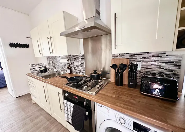 Chic & Modern 2br - Luxury Retreat Apartment *