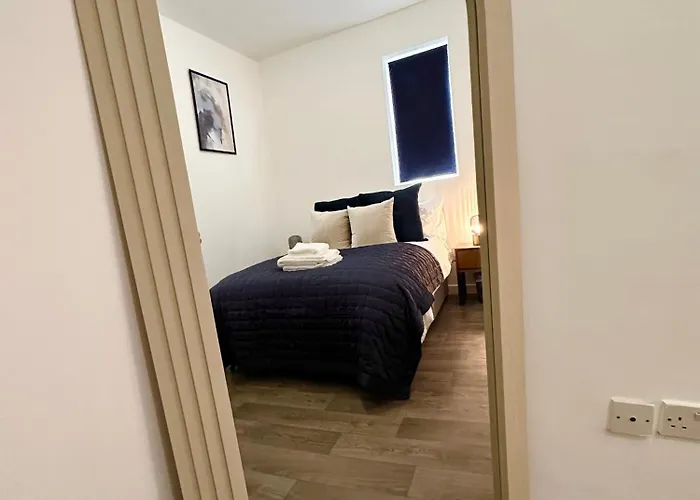 Chic & Modern 2br - Luxury Retreat Διαμέρισμα *