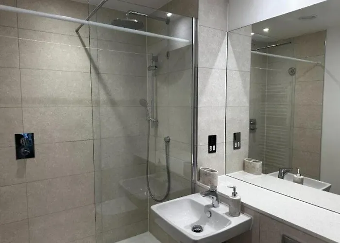 Luxury One Bed 아파트