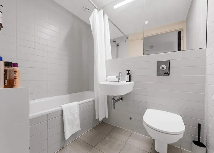 Apartment Stunning Canal Side Flat By Superhost