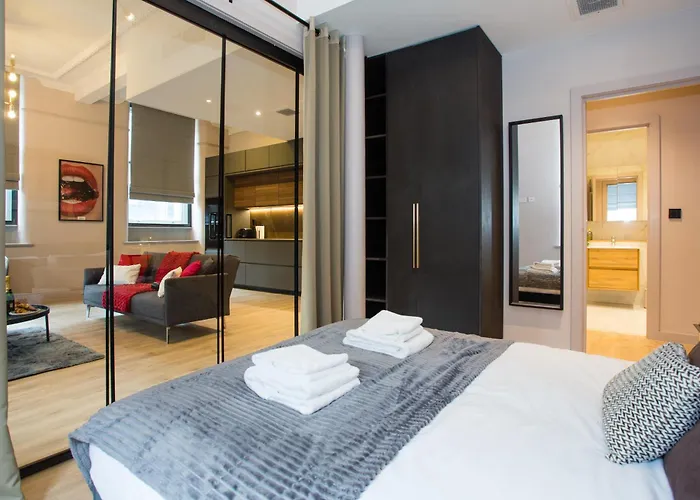 Stylish Escape - Walk To Chinatown *