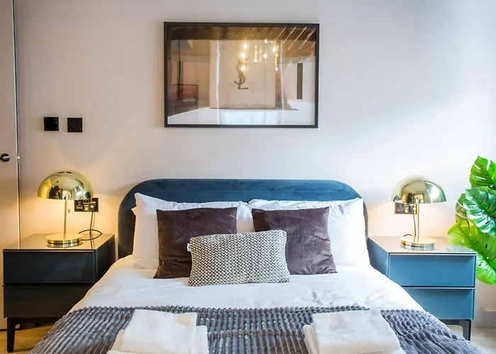 Stylish Escape - Walk To Chinatown