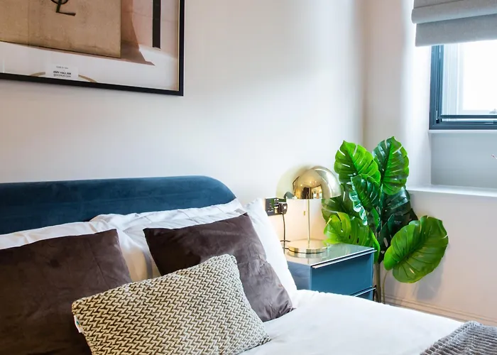 Stylish Escape - Walk To Chinatown