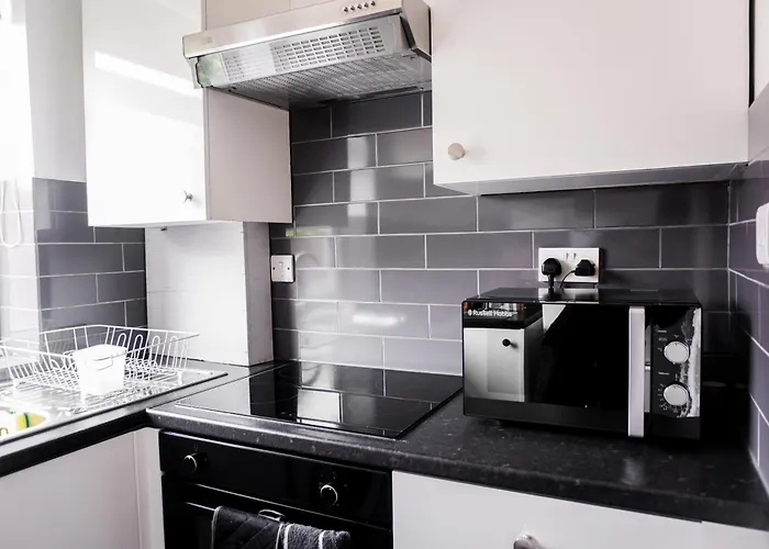 Сasa de vacaciones Spacious 3br Near Etihad And Coop Live - Free Parking!