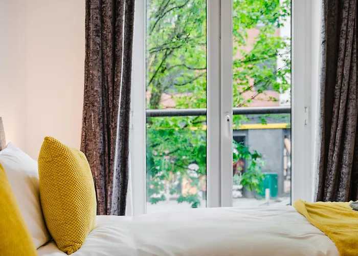 アパート Stylish 4 Bedroom With Wifi, Free Parking And Close To Old Trafford *