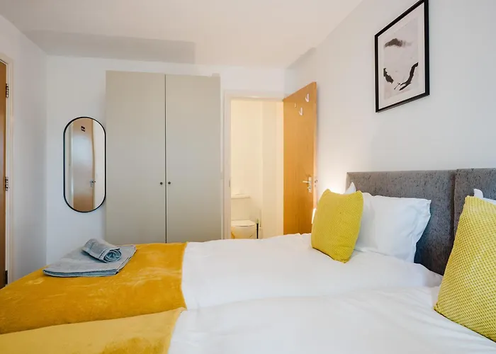 アパート Stylish 4 Bedroom With Wifi, Free Parking And Close To Old Trafford