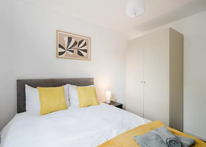 アパート Stylish 4 Bedroom With Wifi, Free Parking And Close To Old Trafford *