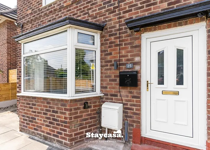 3-bedroom House W Free Parking Near Man… - 20042 Dom wakacyjny *