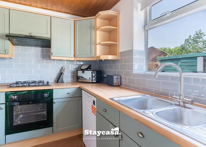 3-bedroom House W Free Parking Near Man… - 20042 Сasa de vacaciones *