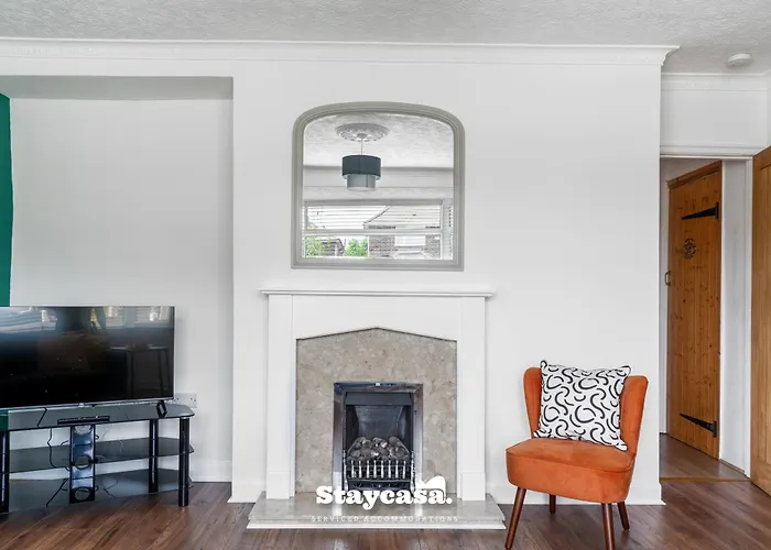 Dom wakacyjny 3-bedroom House W Free Parking Near Man… - 20042 Manchester