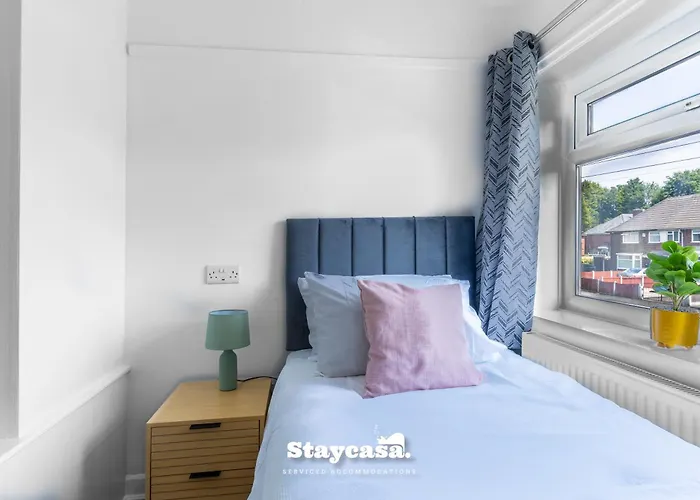 3-bedroom House W Free Parking, Near Man Airport! 펜션 맨체스터