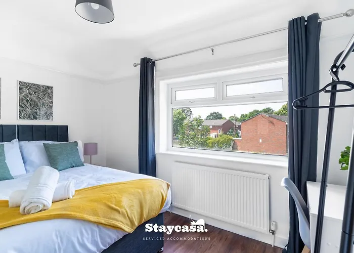 3-bedroom House W Free Parking Near Man… - 20042 Dom wakacyjny Manchester