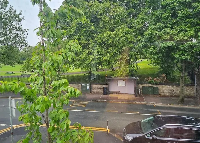 Feriehus Full With Free Parking In Moss Bank, Crumpsall, *