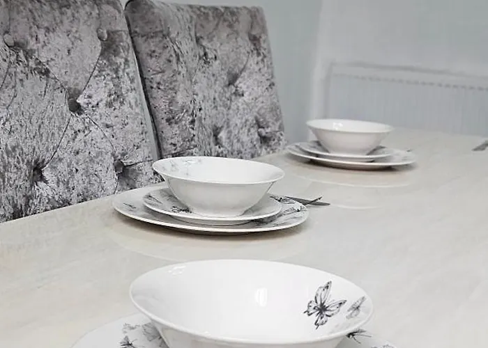 Full With Free Parking In Moss Bank, Crumpsall, Prázdninový dům Manchester