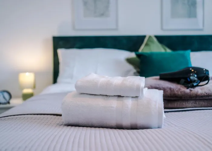 Driveway Stunning 3bedroom In Withington Tatil Evi