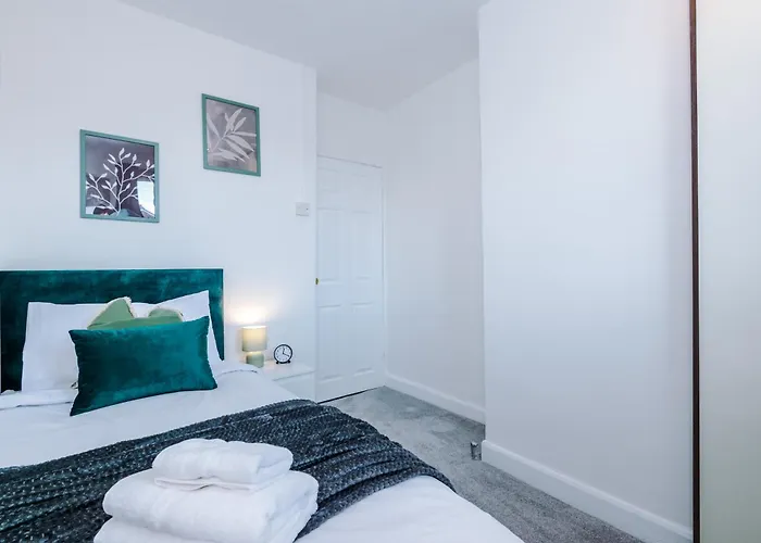 Driveway Stunning 3bedroom In Withington *