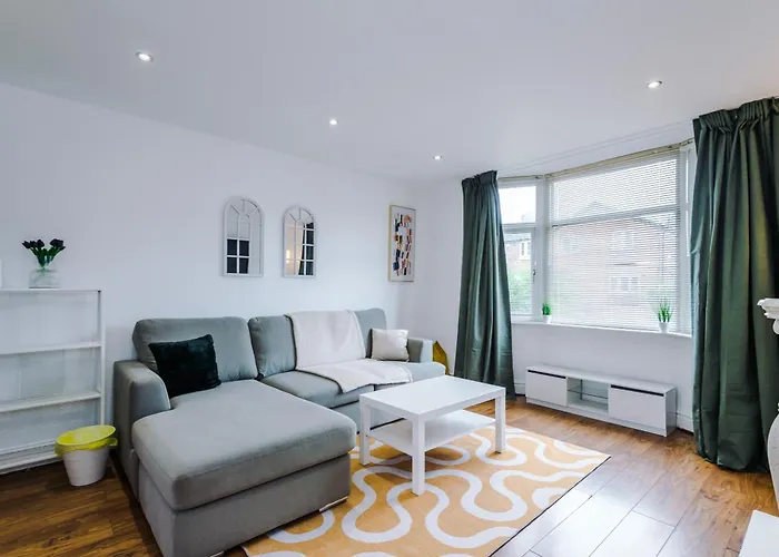 Driveway Stunning 3bedroom In Withington Tatil Evi