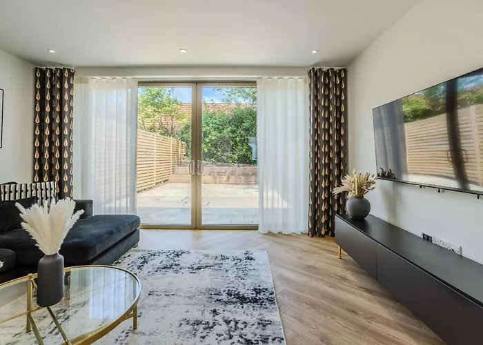 The Hidden - 4br Townhome Roof بيت للعطل