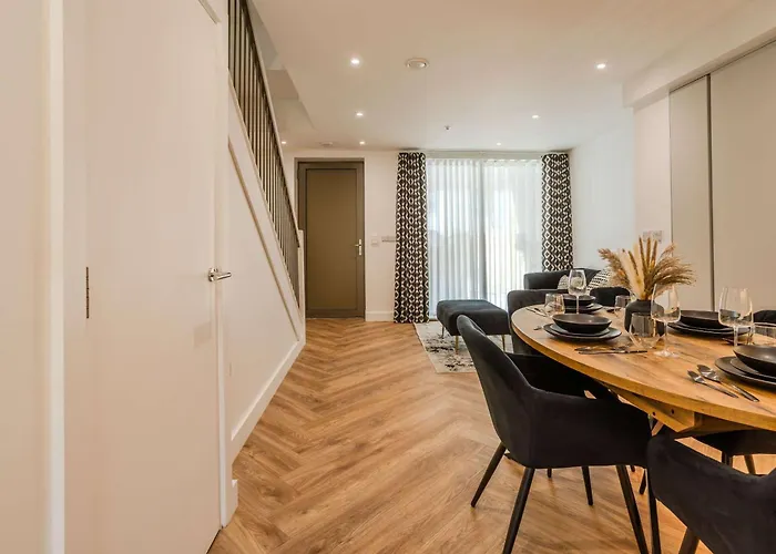 بيت للعطل The Hidden - 4br Townhome Roof