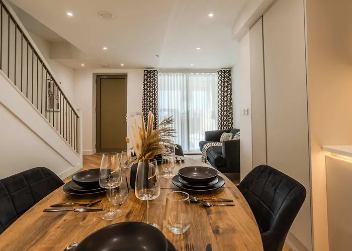 The Hidden - 4br Townhome Roof 펜션 맨체스터