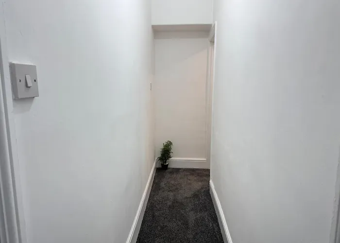 Near Etihad Stadium 3*