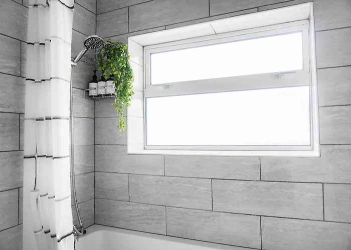 Spacious 3br Near Etihad And Coop Live - Free Parking! Сasa de vacaciones *