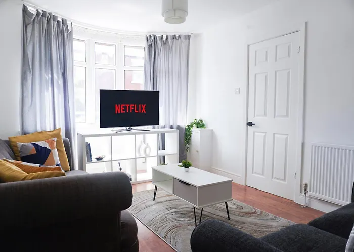 Spacious 3br Near Etihad And Coop Live - Free Parking! * Mánchester