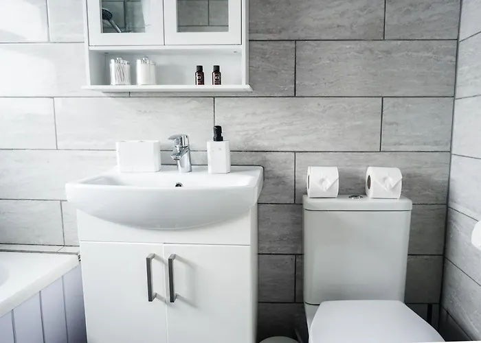 Spacious 3Br Weekend Getaway Home Near Etihad And Coop Live - Free Parking! * 曼彻斯特