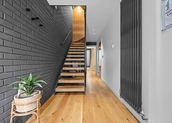 Stunning Luxury Townhouse In Centre Of 펜션 맨체스터