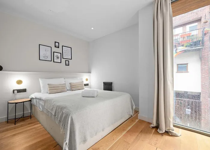 Stunning Luxury Townhouse In Centre Of 펜션