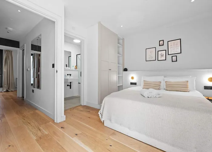 펜션 Stunning Luxury Townhouse In Centre Of *