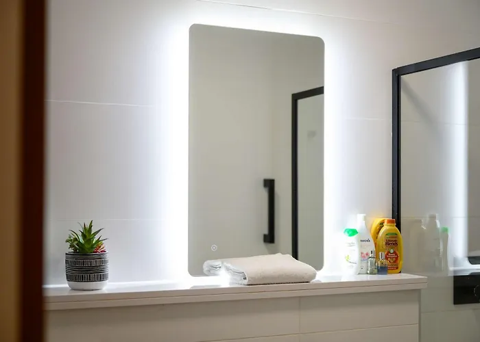 Stunning Luxury Townhouse In Centre Of *