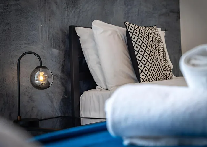 Holiday home Modern Centre Townhouse Sleeps 10 & Parking