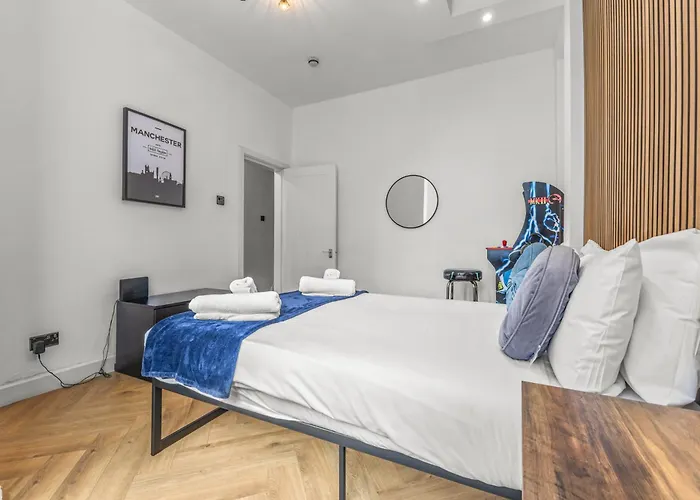 別荘 Modern Centre Townhouse Sleeps 10 & Parking *