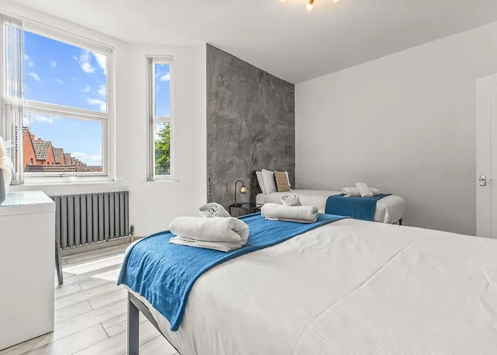 Modern Centre Townhouse Sleeps 10 & Parking Dom wakacyjny