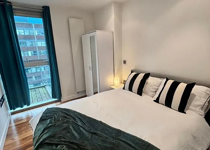 The Lowry River Executive 2 Bed