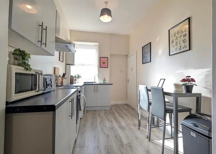 Modern Near Centre 아파트 *