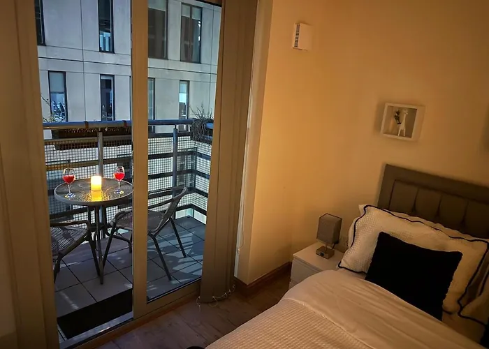 Cosy By Piccadilly Station