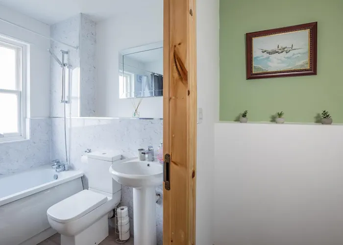 Retreat, Free Parking & Sleeps 5 Apartamento Manchester