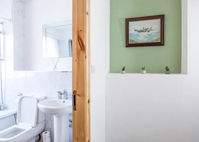 Retreat, Free Parking & Sleeps 5 Apartamento