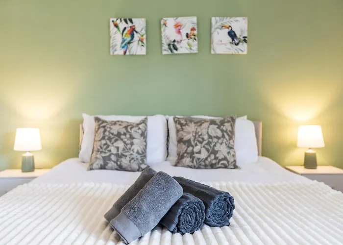 Apartament Retreat, Free Parking & Sleeps 5 *