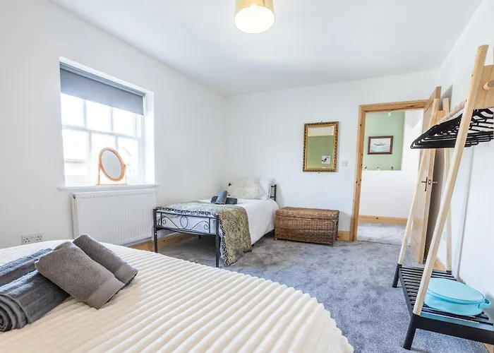 Retreat, Free Parking & Sleeps 5