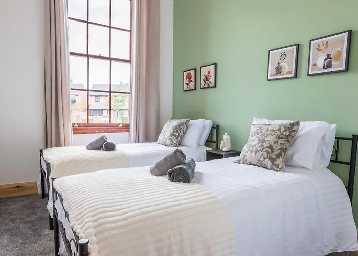 Retreat, Free Parking & Sleeps 5 * Manchester