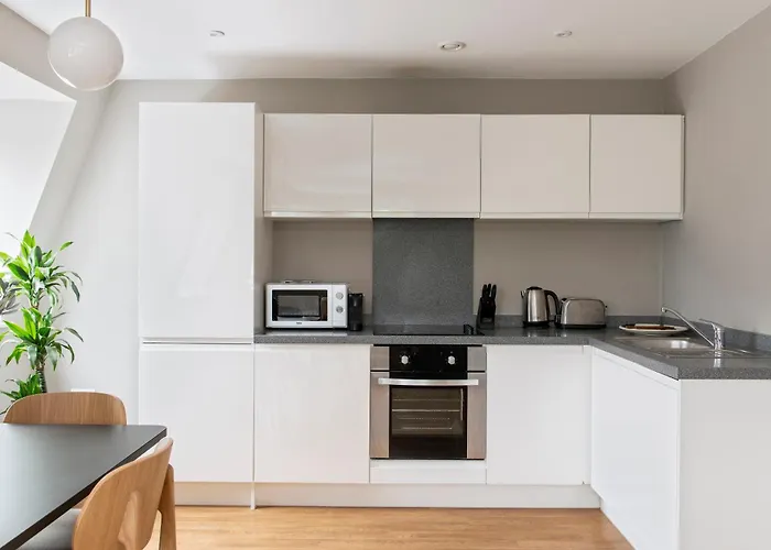 Cove Minshull Street Hotell 4*