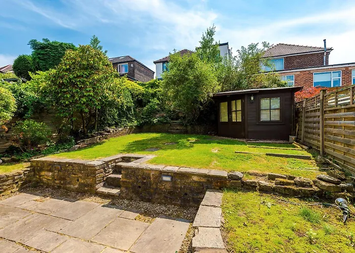 3 Bedroom In Prestwich 15 Mins From Centre Garden Free Parking Superfast Wifi Netflix * Manchester